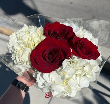 Pozy, Flowers and Gifts