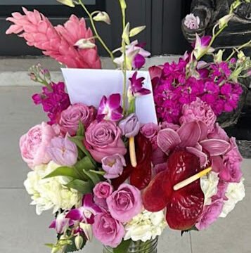 Yosvi Flowers